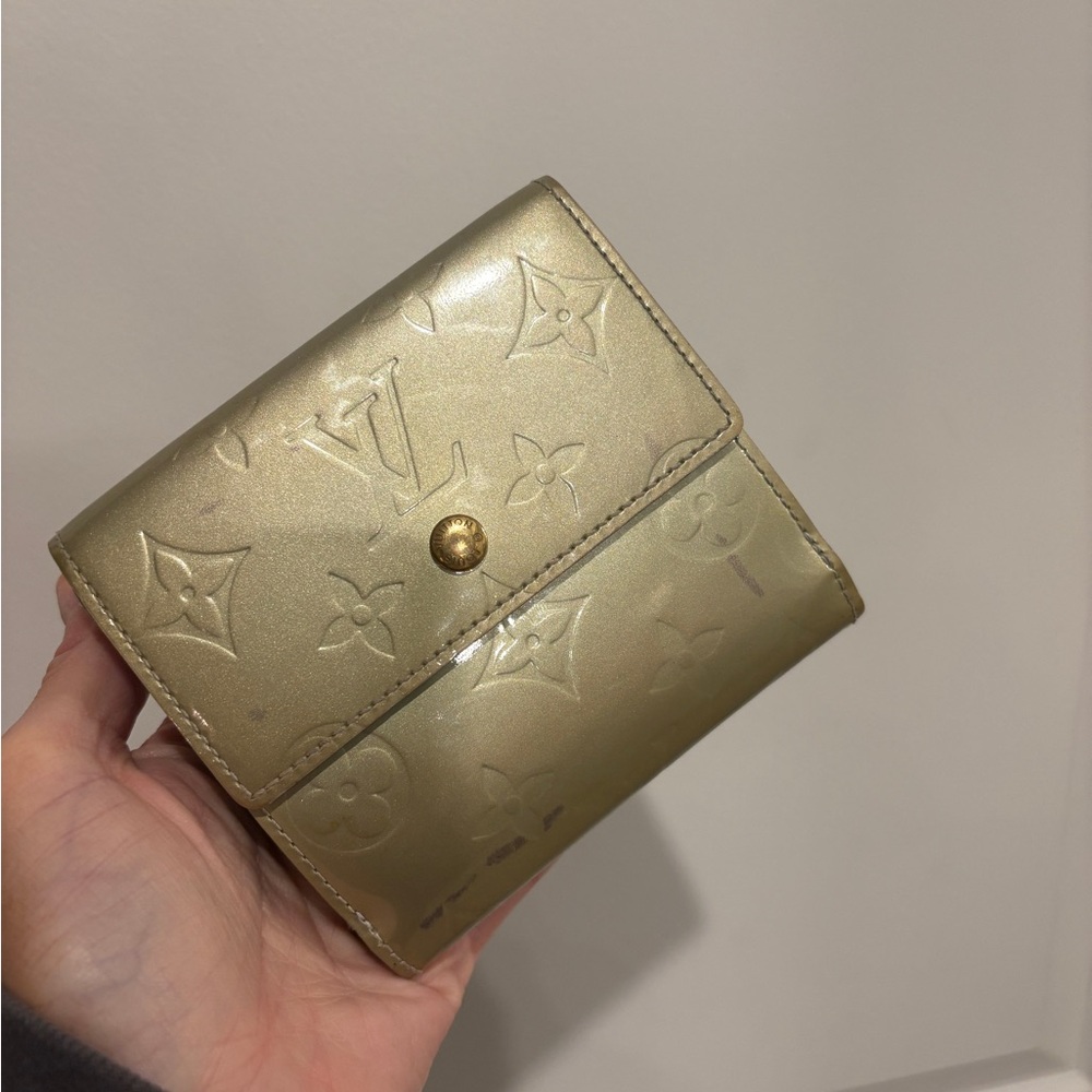Louis Vuitton Vernis Elise Gold Women's Wallet